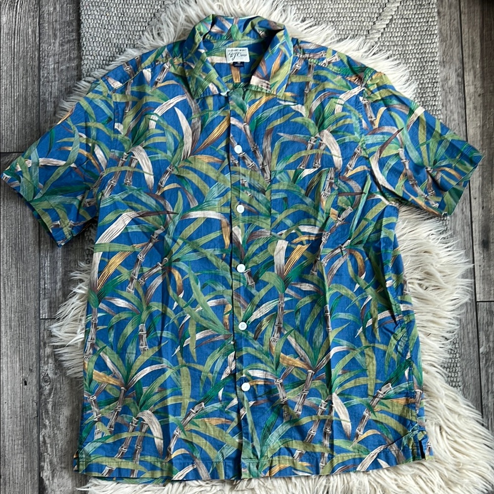 J Crew Tropical Blue and Green Men's Shirt 🌴